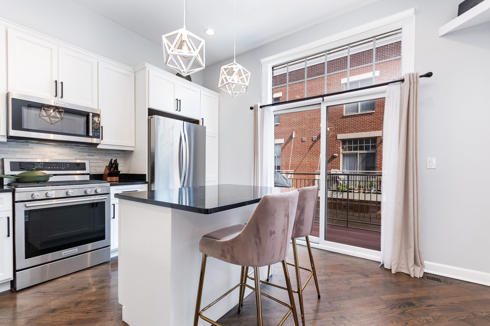 1058 W Fry Street, Chicago, IL 60642