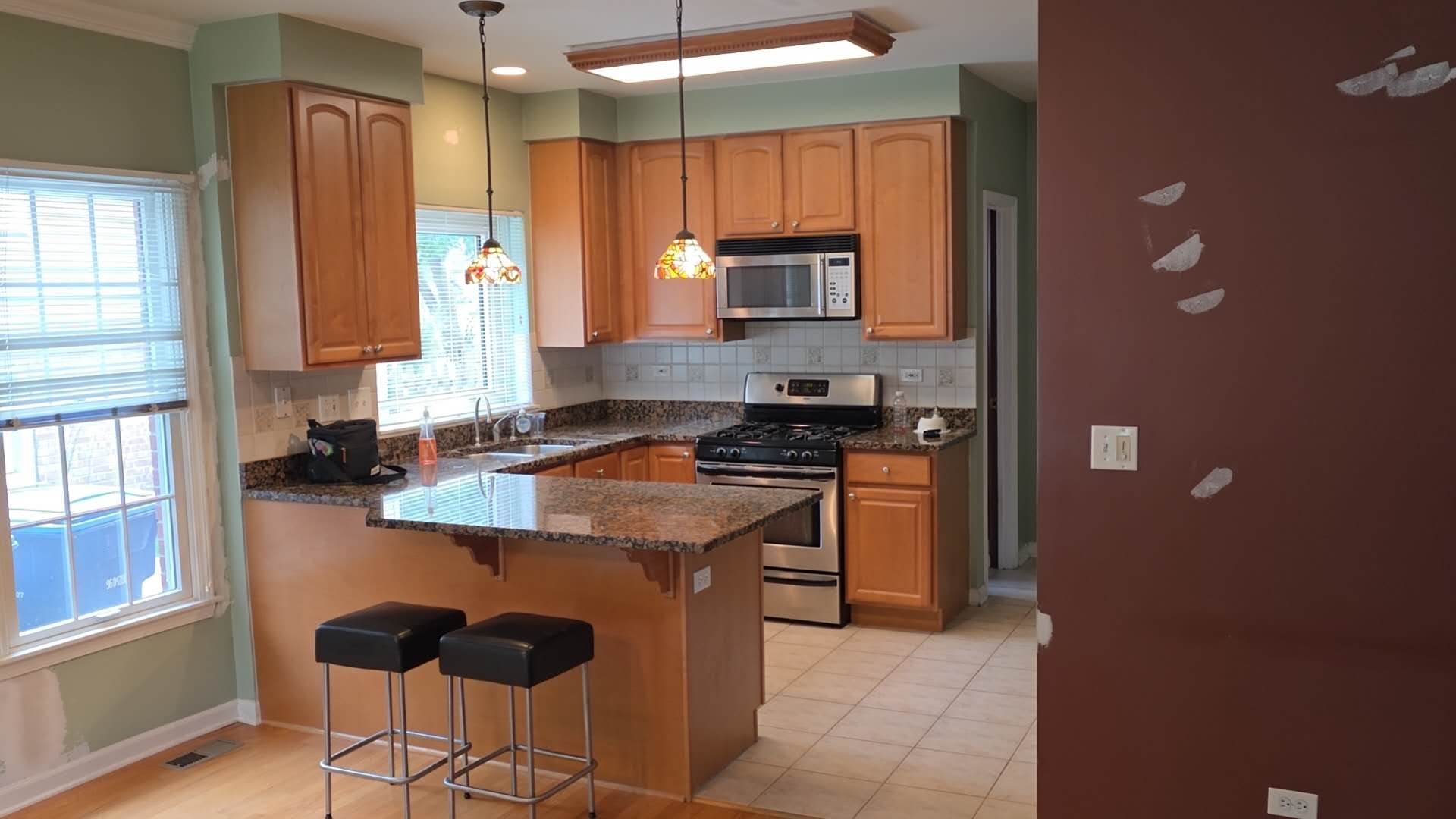 242 Holmes Avenue, Clarendon Hills, IL 60514