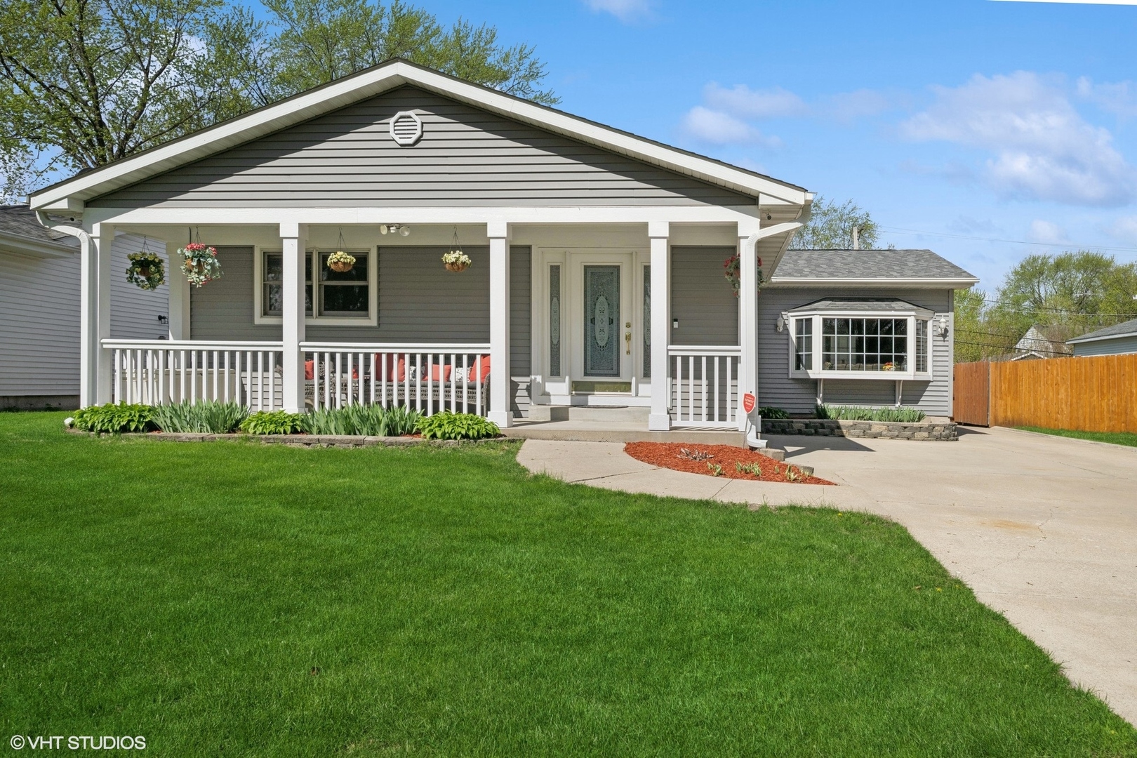 1713 Meadow Lane, McHenry, IL 60050