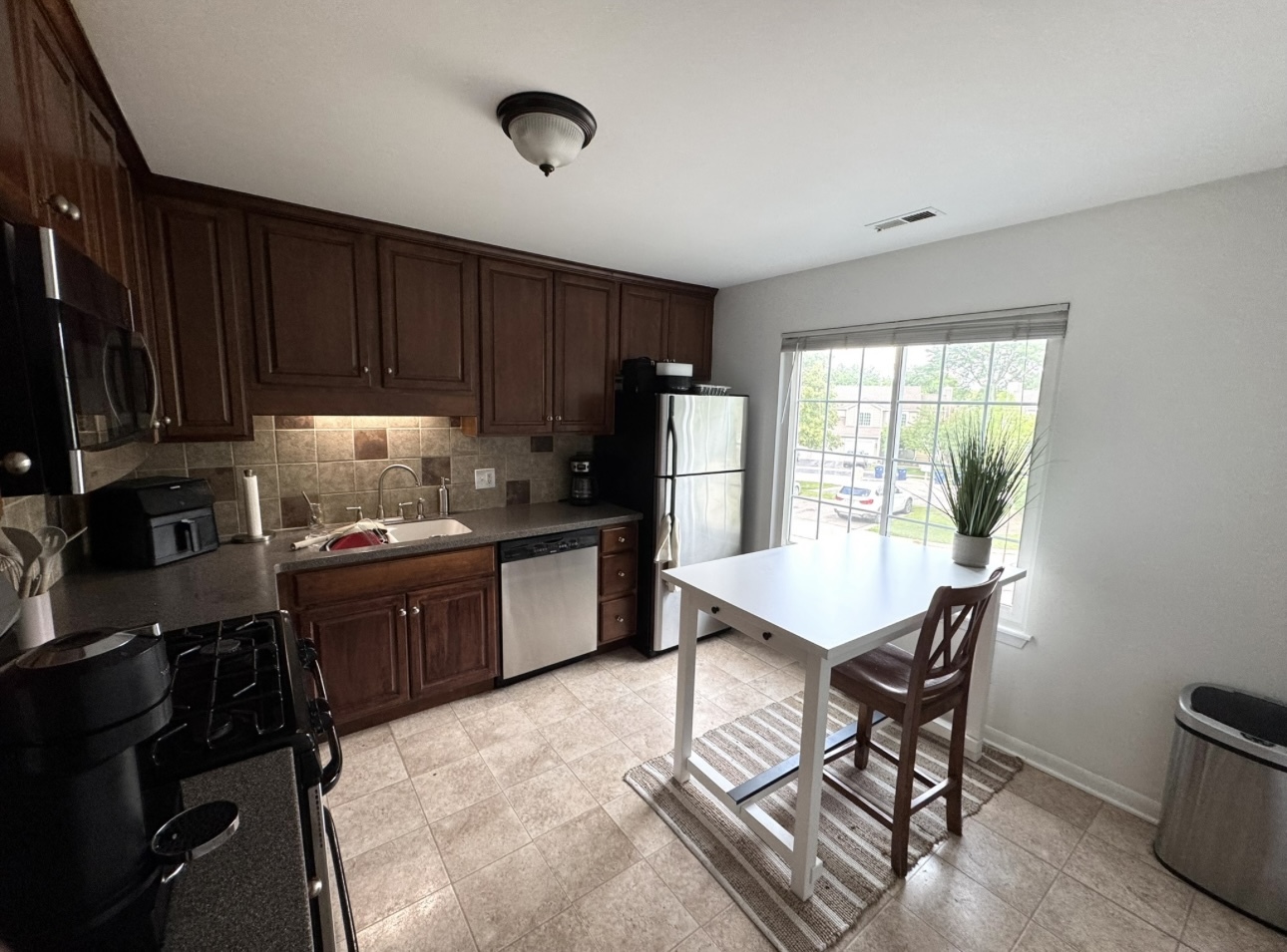 974 Mallard Circle #974, Schaumburg, IL 60193