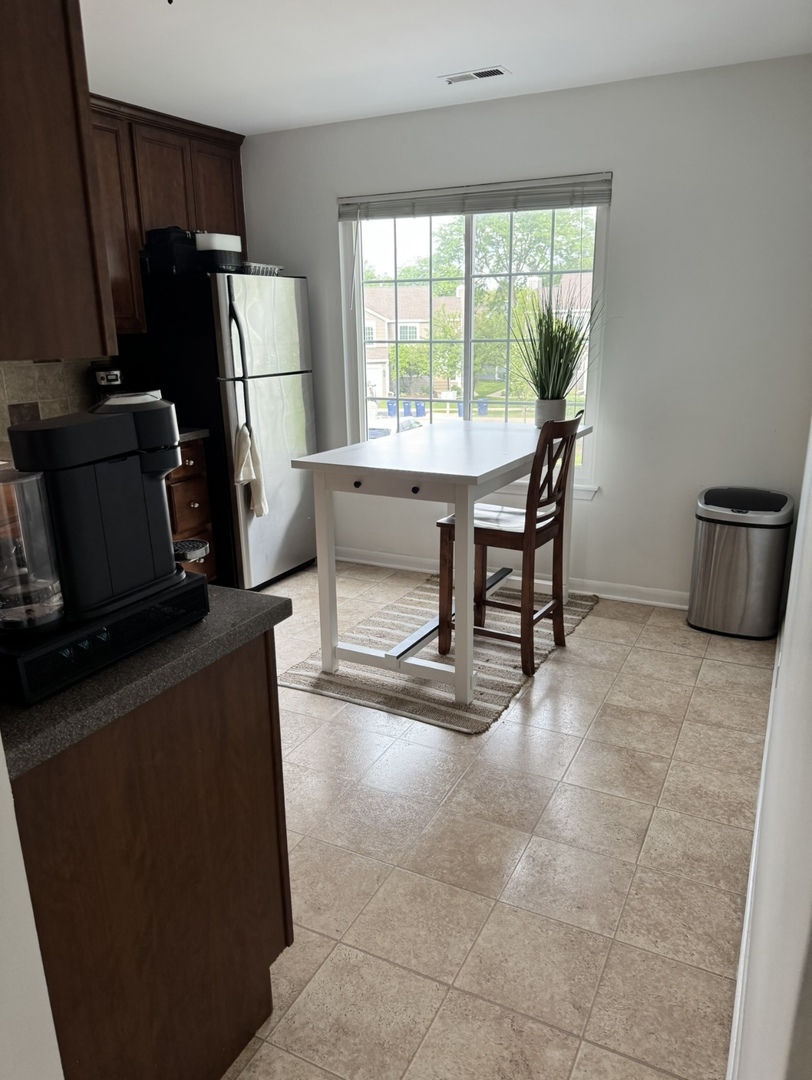 974 Mallard Circle #974, Schaumburg, IL 60193