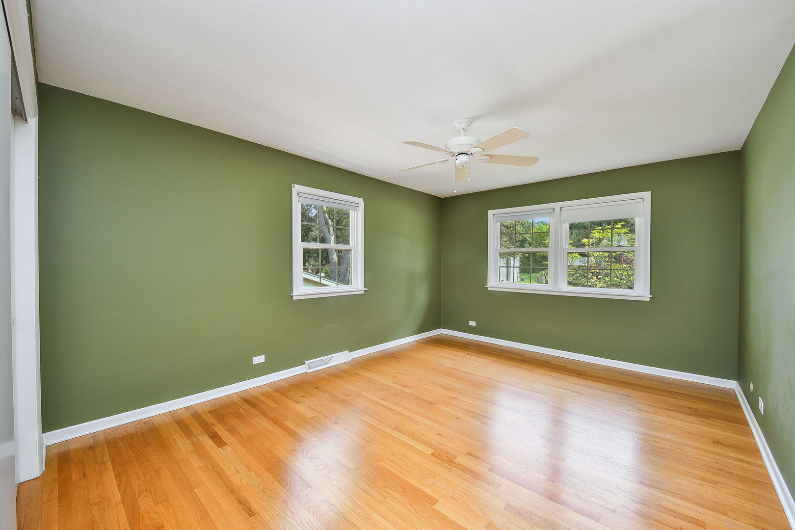 1344 S Main Street, Wheaton, IL 60189