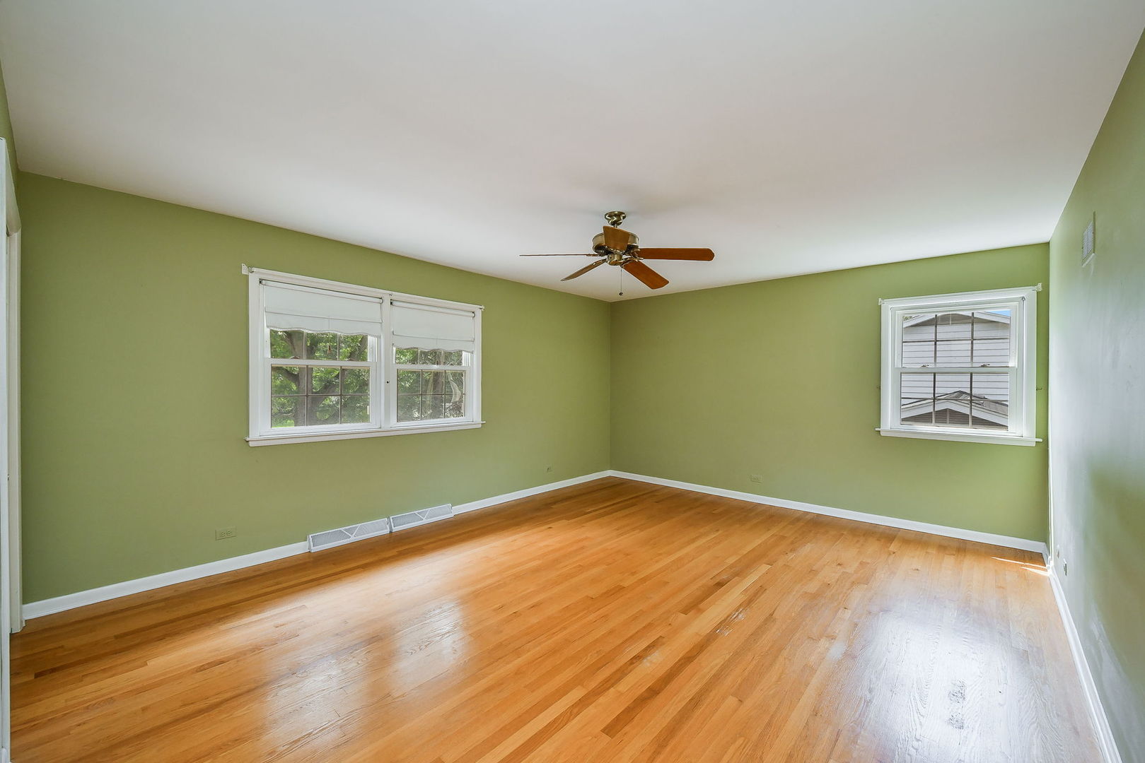 1344 S Main Street, Wheaton, IL 60189
