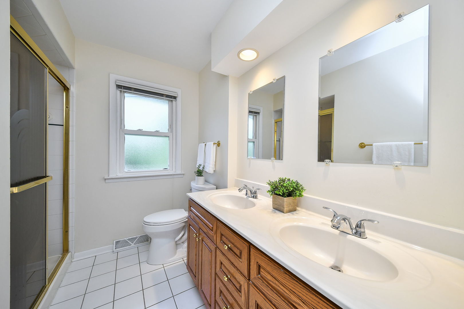1344 S Main Street, Wheaton, IL 60189