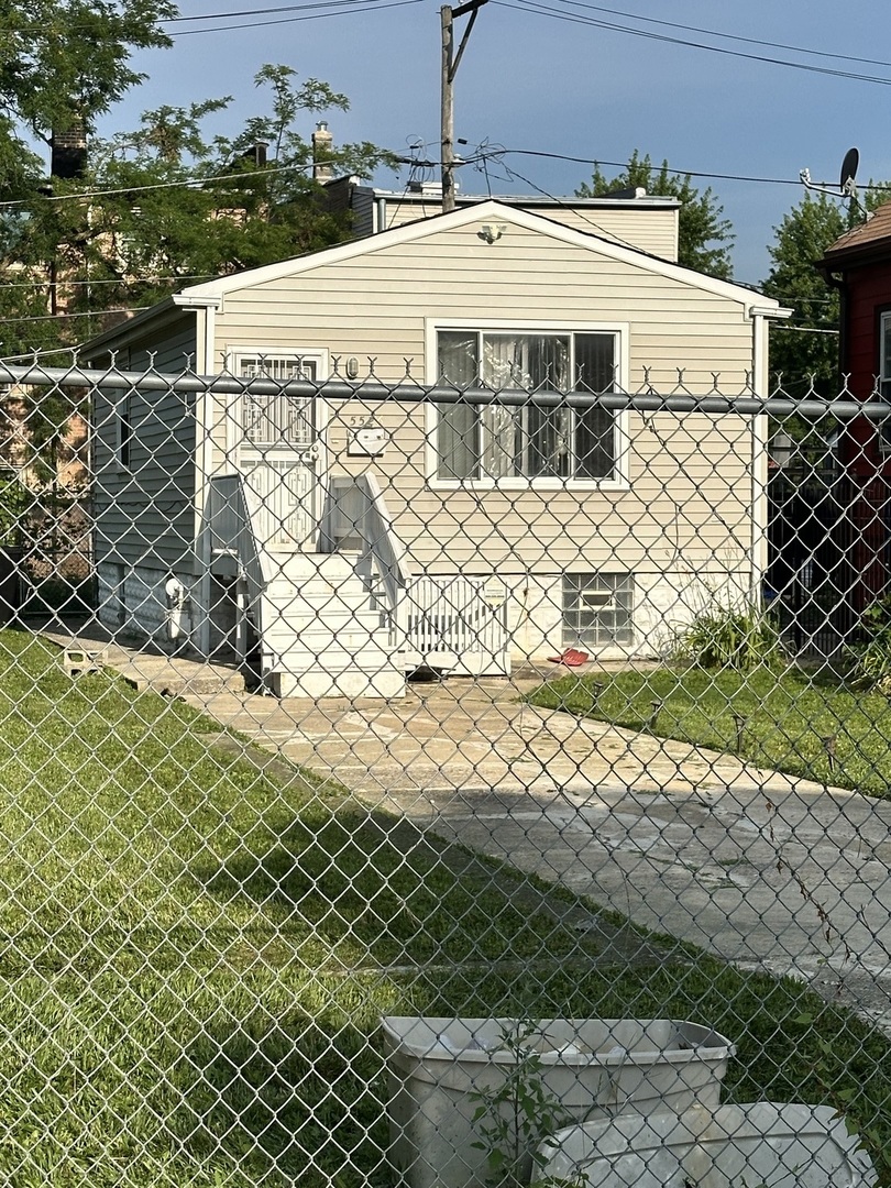 5526 S Oakley Avenue, Chicago, IL 60636
