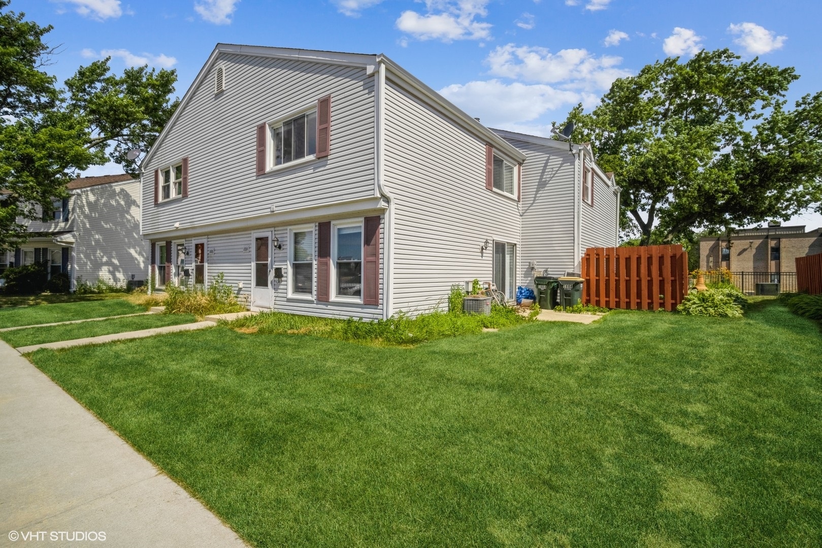 1884 JAMESTOWN Circle, Hoffman Estates, IL 60169