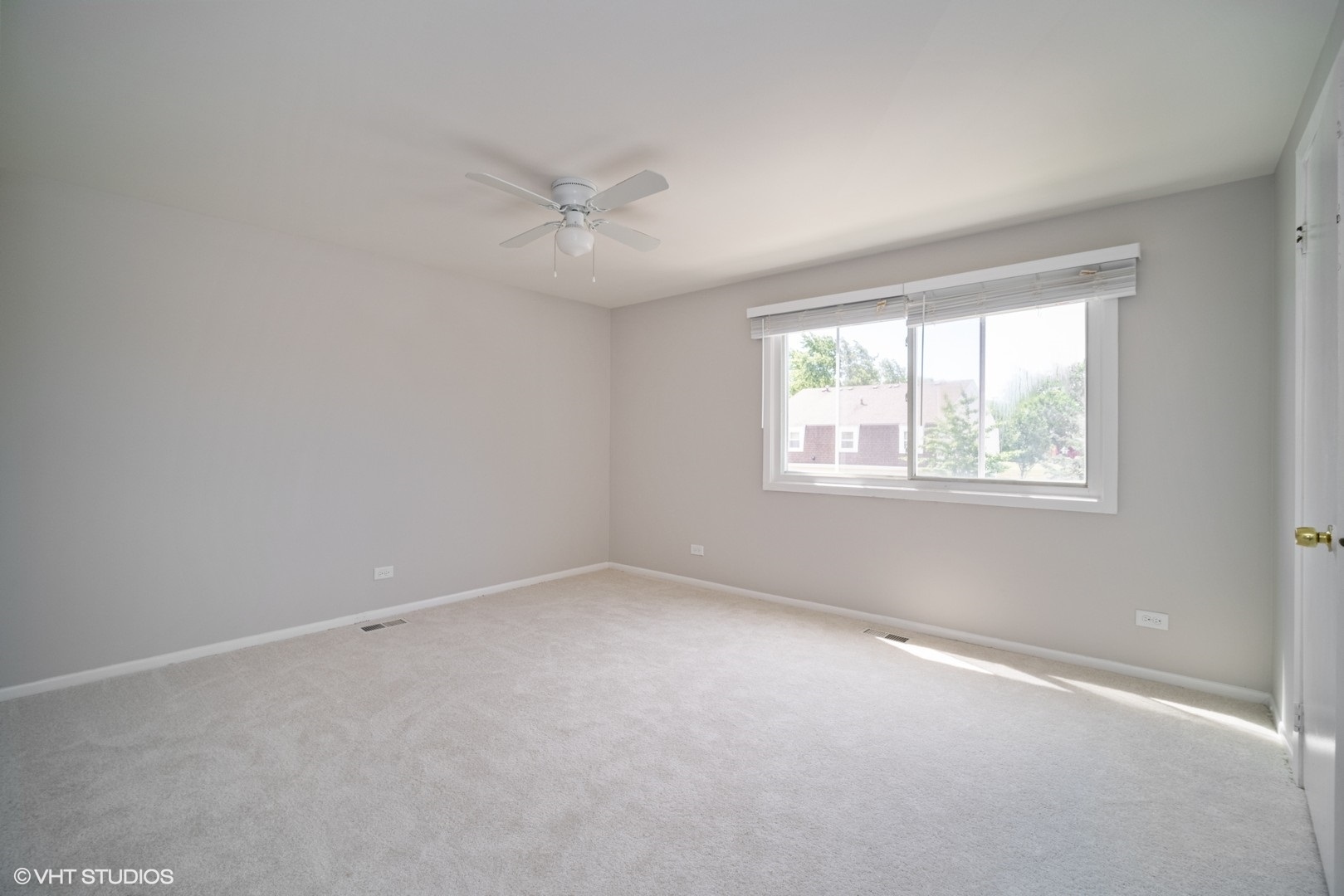 1884 JAMESTOWN Circle, Hoffman Estates, IL 60169