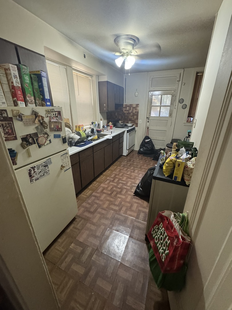 5709 N Spaulding Avenue, Chicago, IL 60659