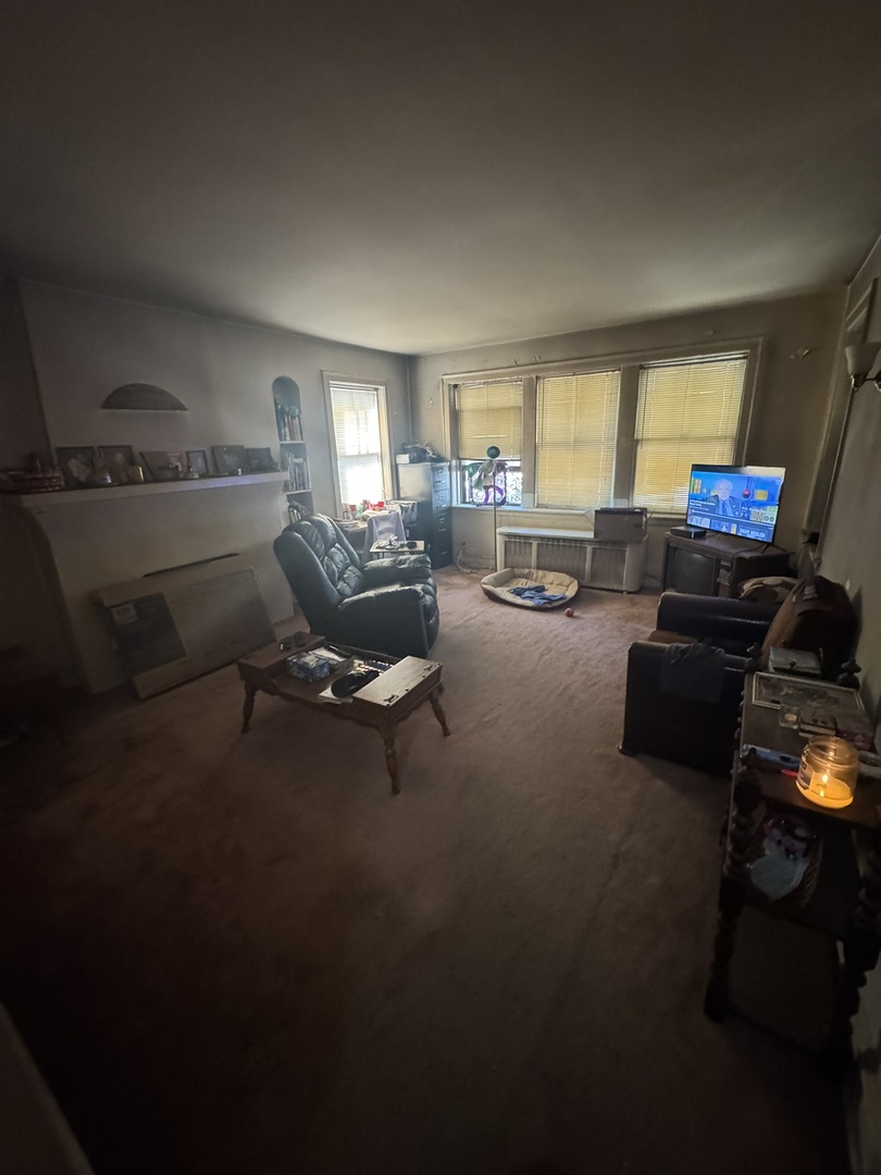 5709 N Spaulding Avenue, Chicago, IL 60659
