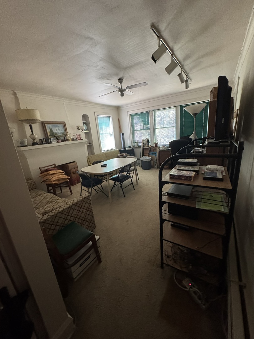 5709 N Spaulding Avenue, Chicago, IL 60659