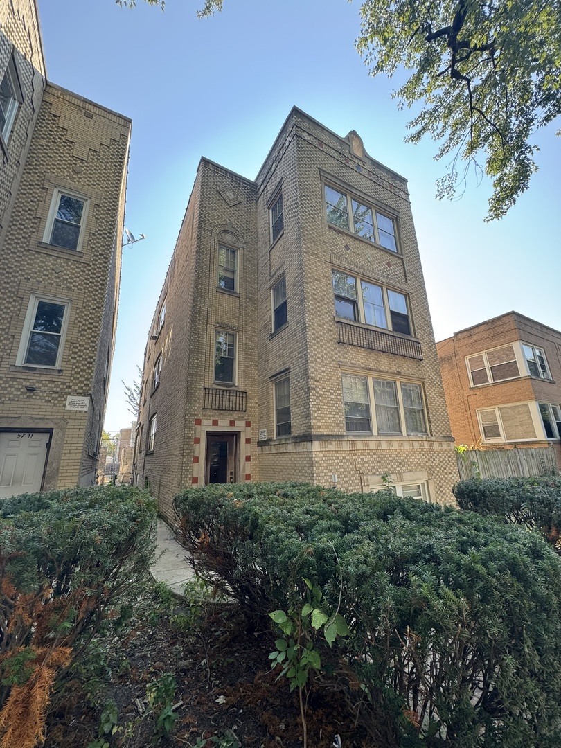 5709 N Spaulding Avenue, Chicago, IL 60659