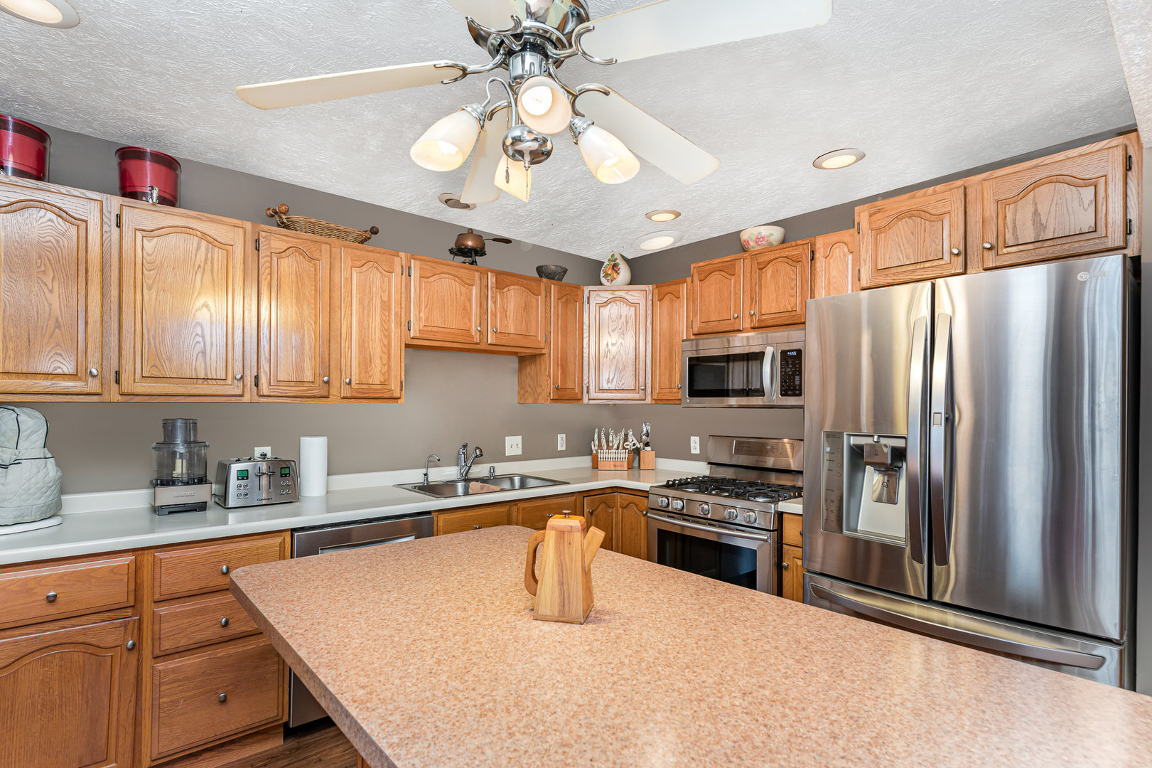 901 W McKinley Road, Ottawa, IL 61350
