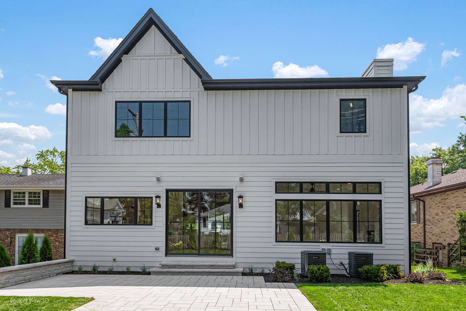 116 Oxford Avenue, Clarendon Hills, IL 60514