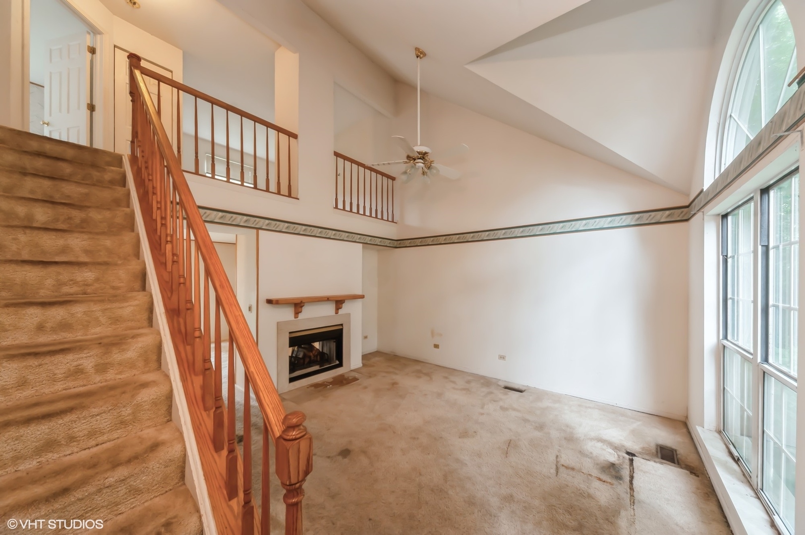 242 Wellington Circle, Gurnee, IL 60031