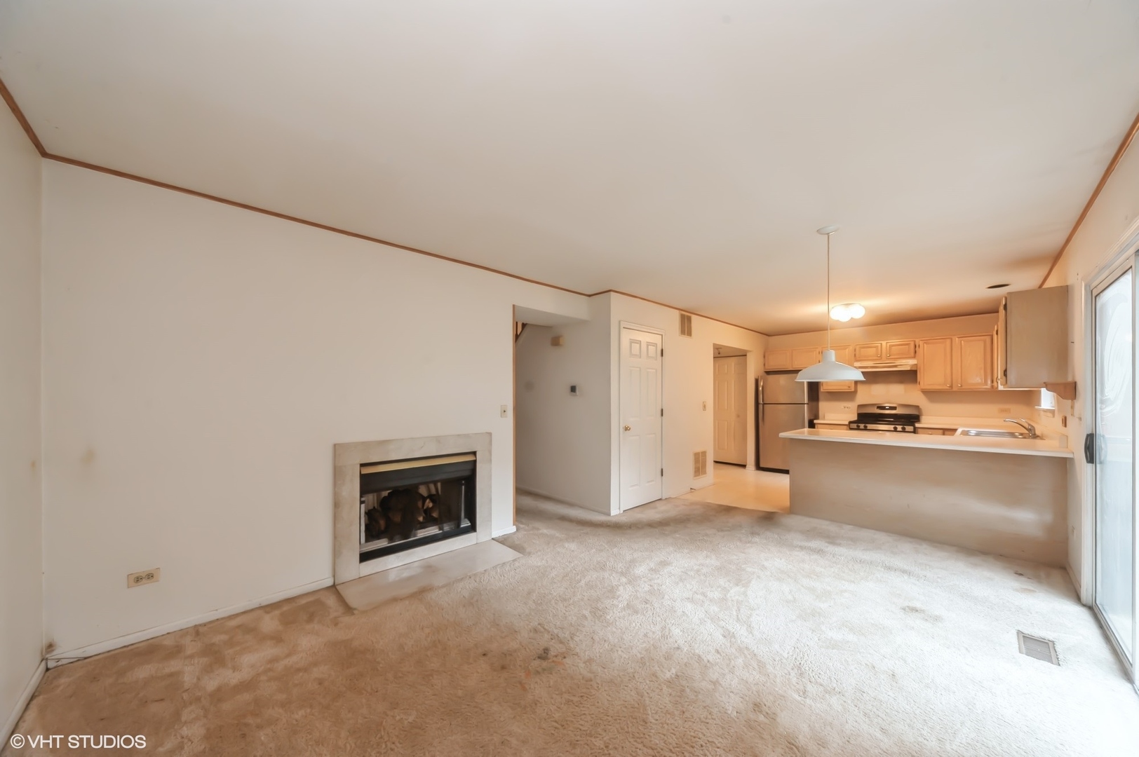 242 Wellington Circle, Gurnee, IL 60031