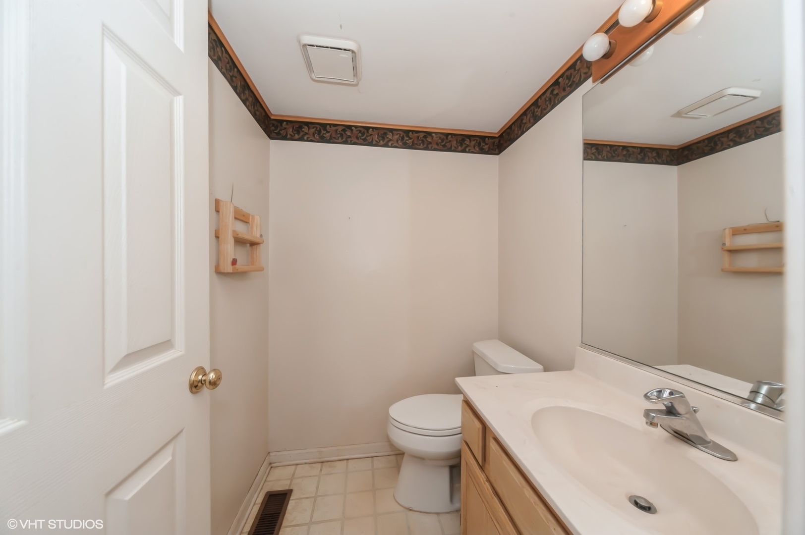 242 Wellington Circle, Gurnee, IL 60031