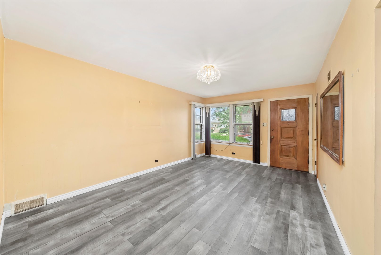 1028 32nd Avenue, Bellwood, IL 60104