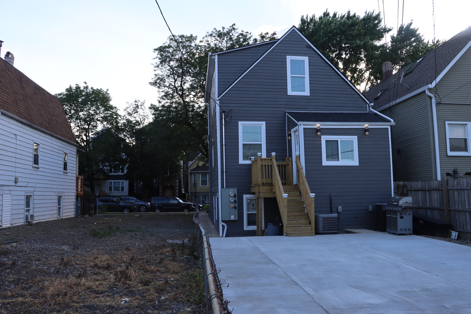 3331 N Drake Avenue, Chicago, IL 60618