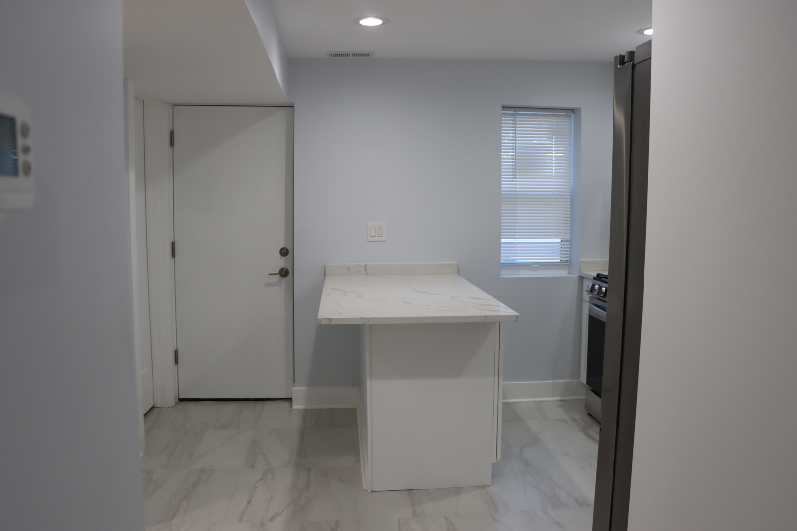 3331 N Drake Avenue, Chicago, IL 60618