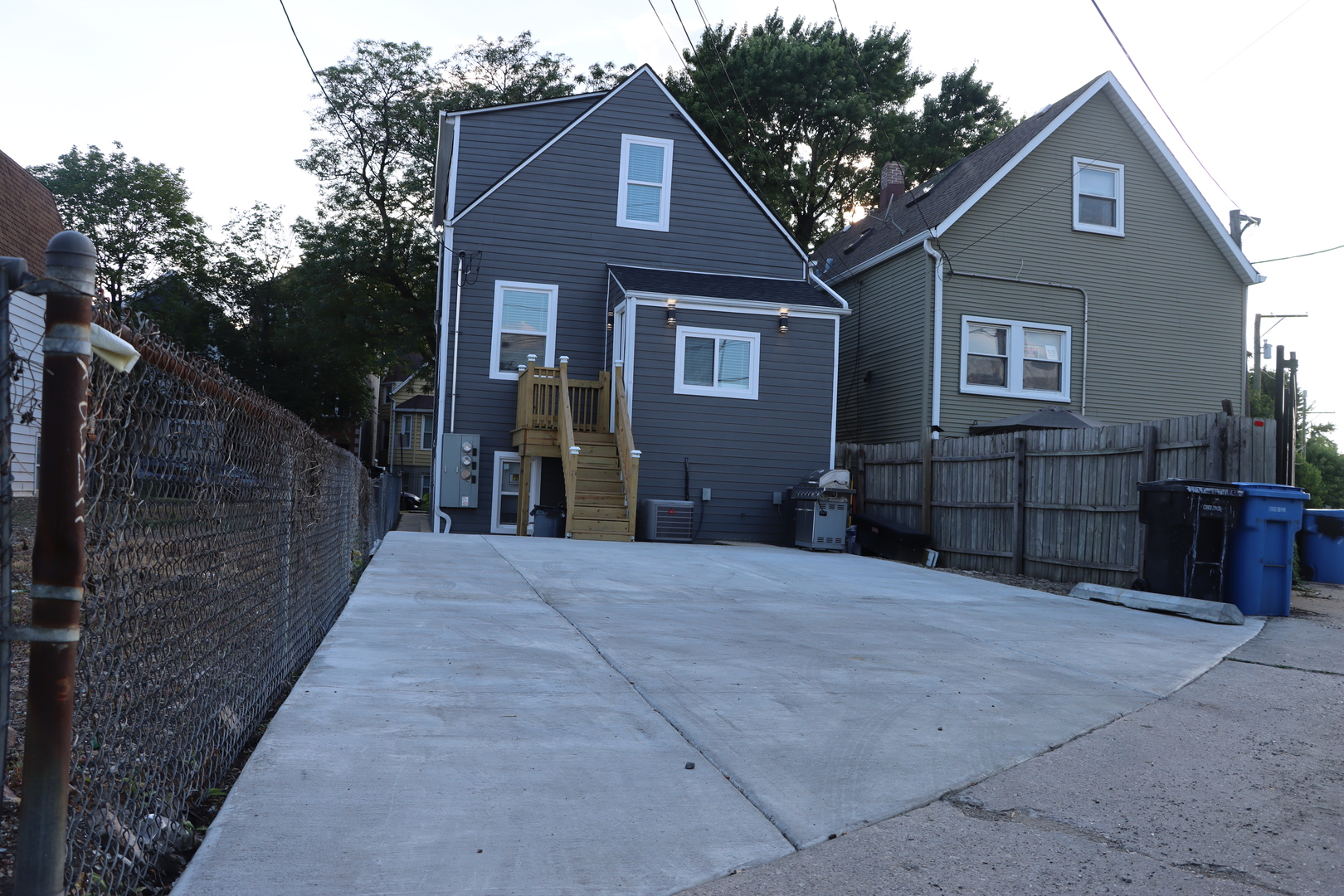 3331 N Drake Avenue, Chicago, IL 60618