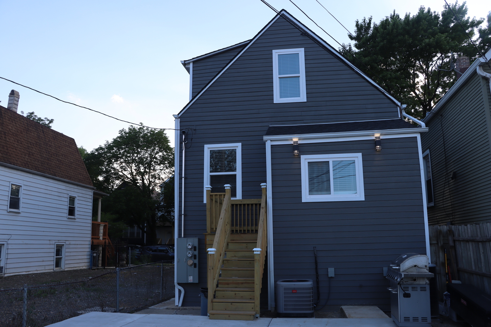 3331 N Drake Avenue, Chicago, IL 60618
