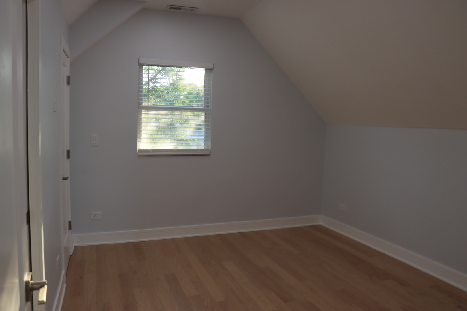 3331 N Drake Avenue, Chicago, IL 60618