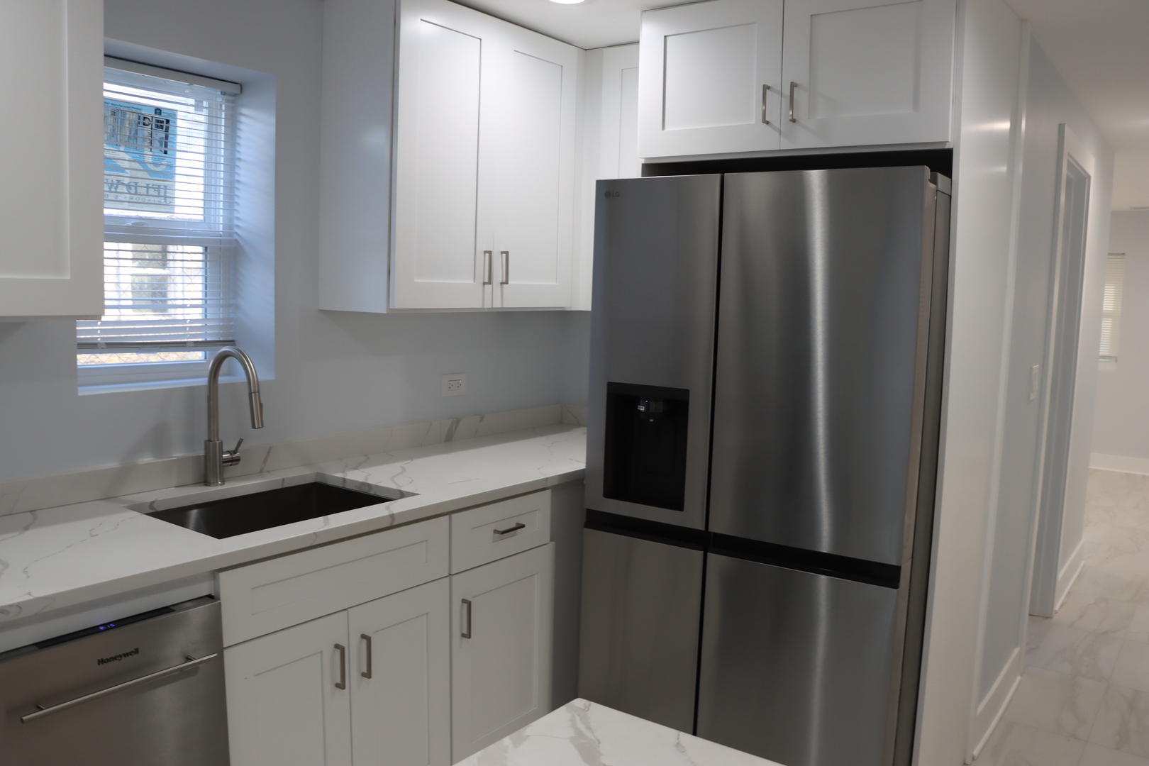 3331 N Drake Avenue, Chicago, IL 60618