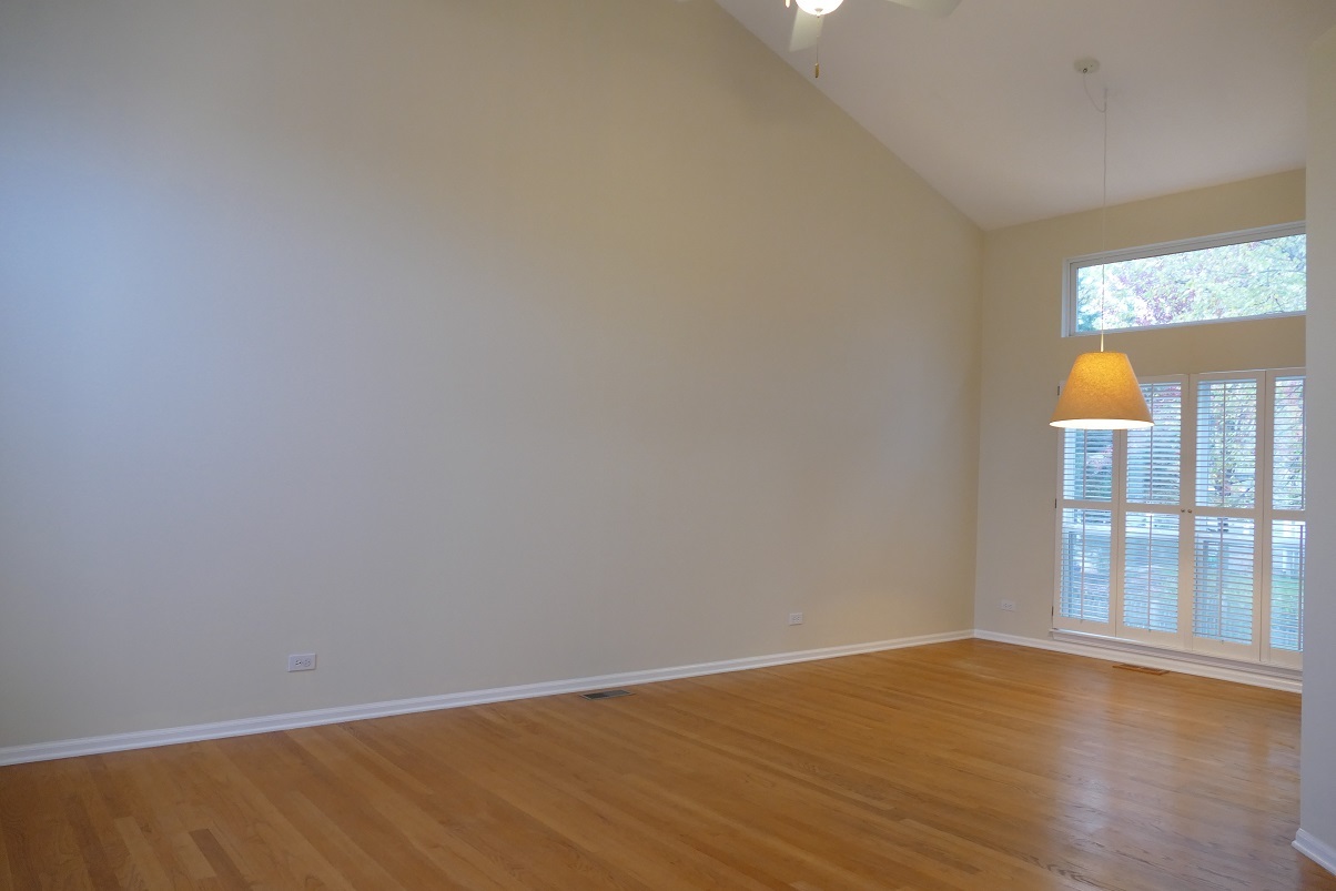 2052 SPICE Lane, Naperville, IL 60565