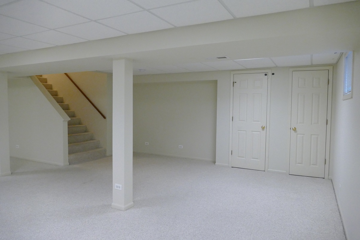 2052 SPICE Lane, Naperville, IL 60565