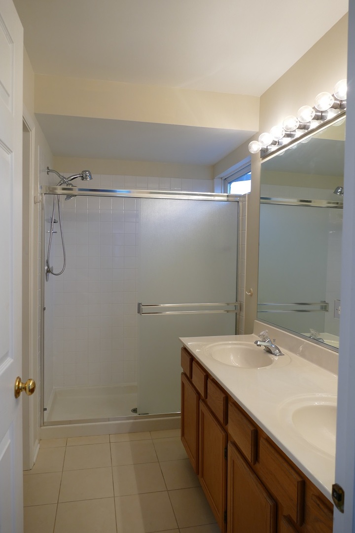 2052 SPICE Lane, Naperville, IL 60565