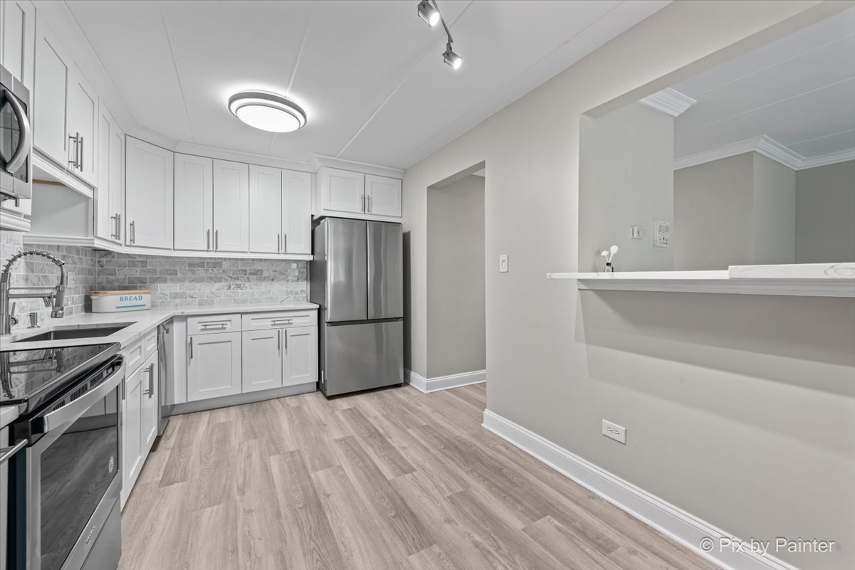 1220 S Lorraine Road #2H, Wheaton, IL 60189
