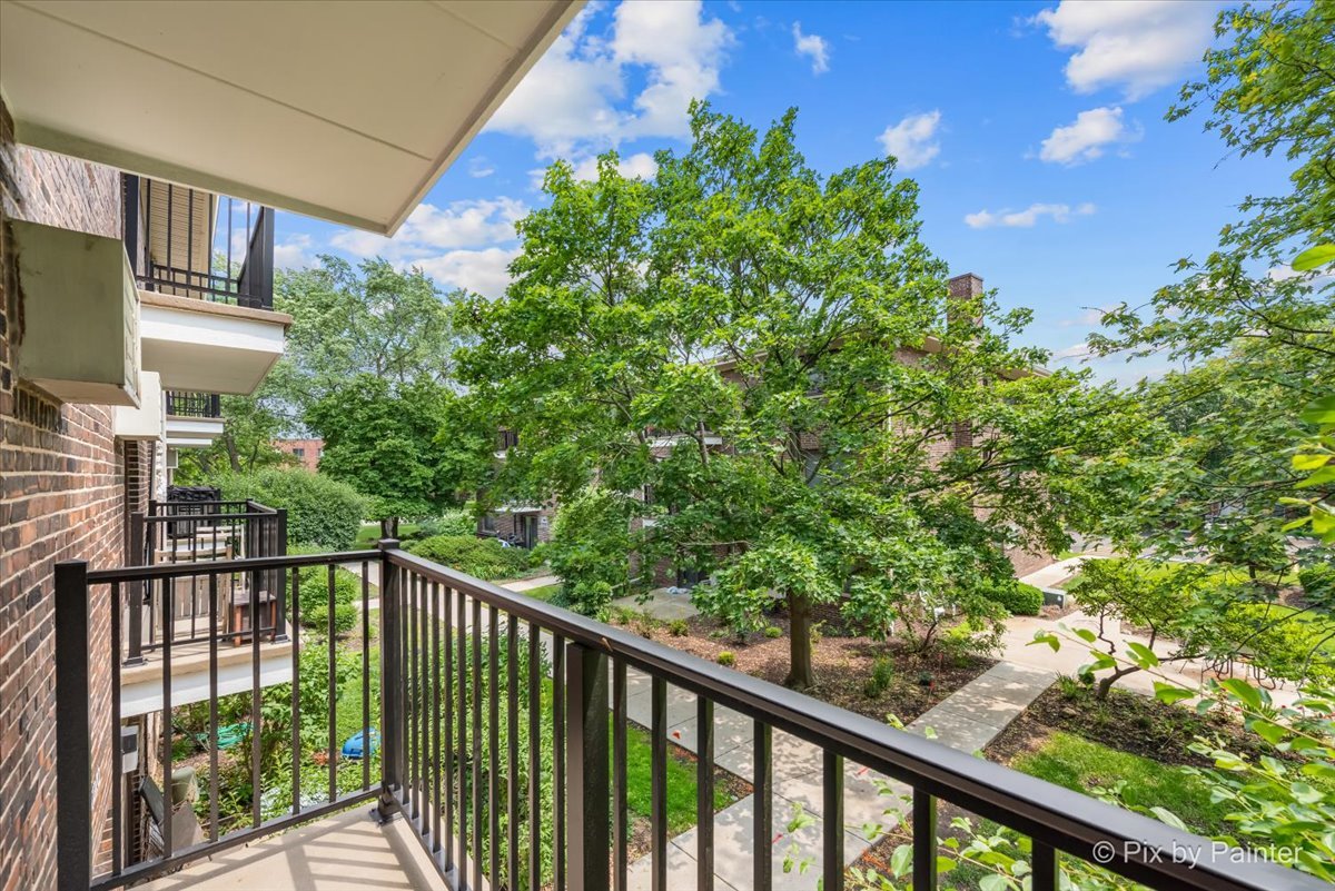 1220 S Lorraine Road #2H, Wheaton, IL 60189