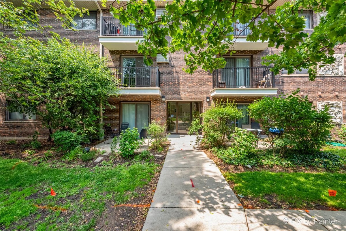 1220 S Lorraine Road #2H, Wheaton, IL 60189