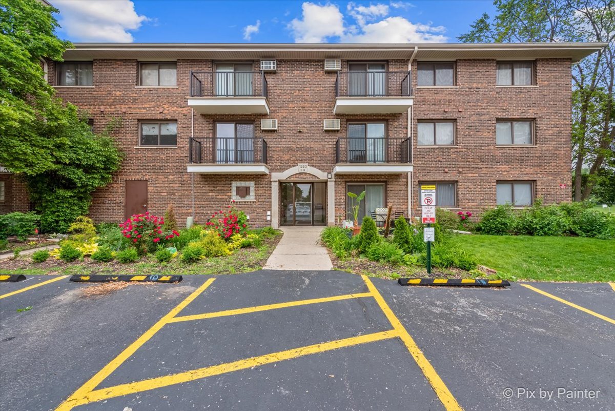 1220 S Lorraine Road #2H, Wheaton, IL 60189