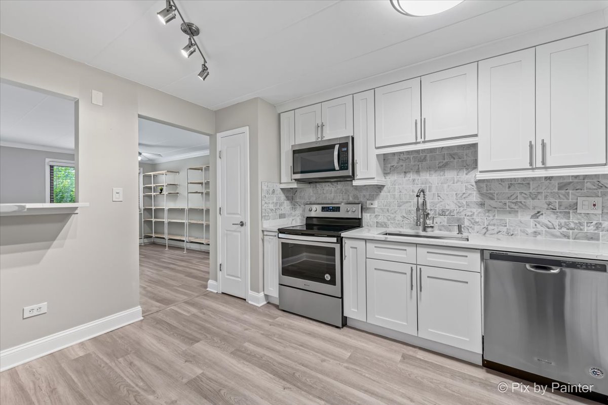1220 S Lorraine Road #2H, Wheaton, IL 60189