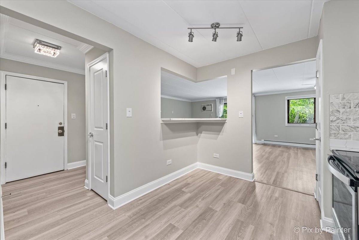 1220 S Lorraine Road #2H, Wheaton, IL 60189