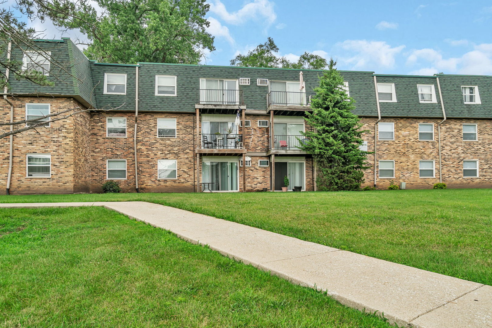 10214 S 84th Terrace #312, Palos Hills, IL 60465