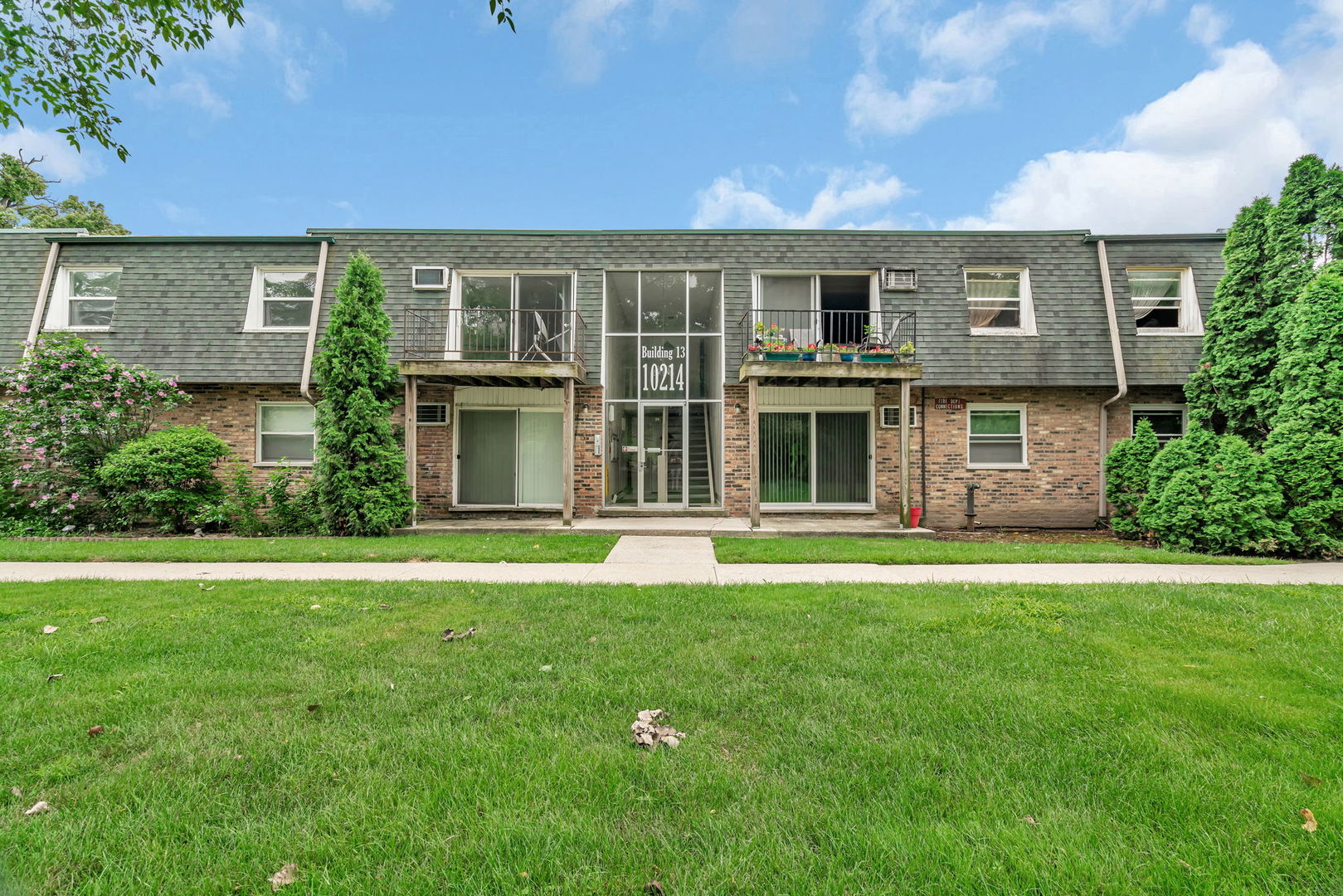 10214 S 84th Terrace #312, Palos Hills, IL 60465