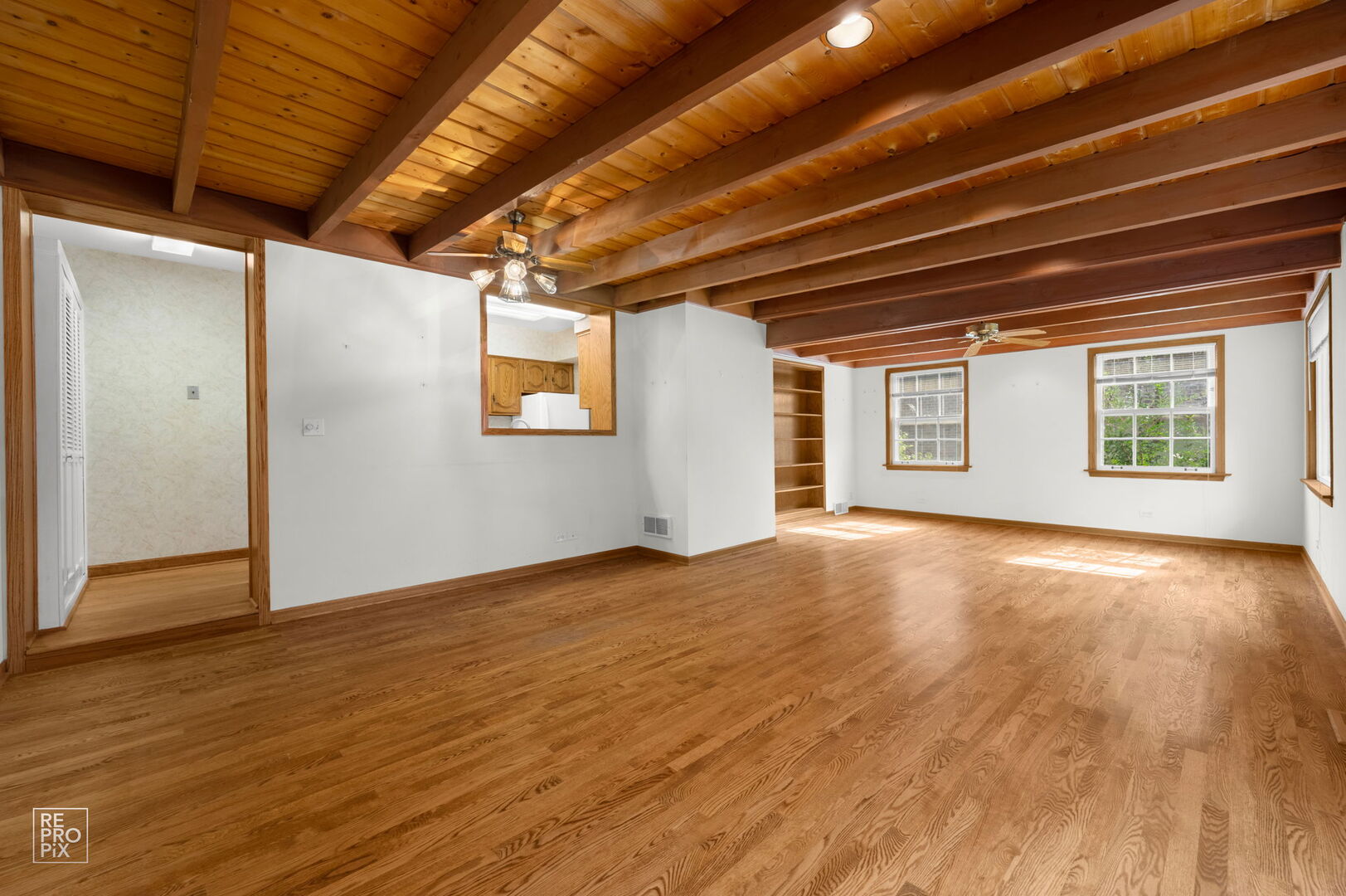 6718 N Jean Avenue, Chicago, IL 60646