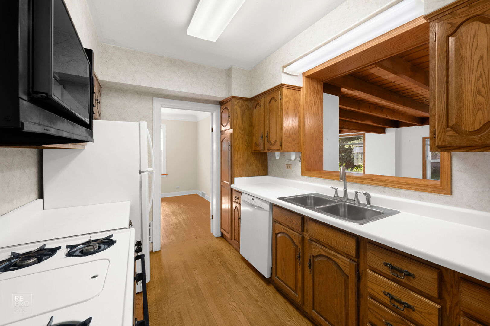 6718 N Jean Avenue, Chicago, IL 60646