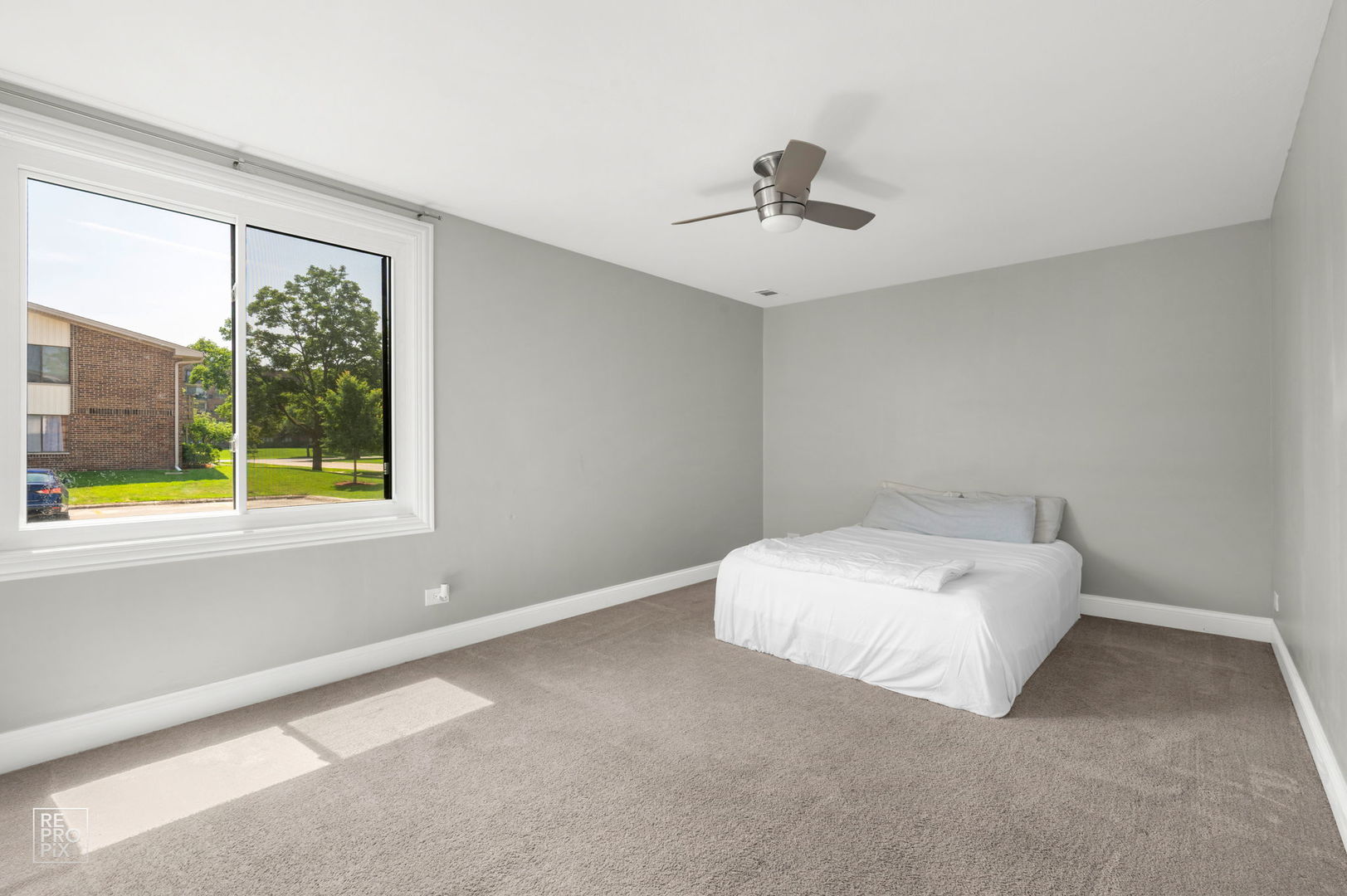 451 Raintree Court #1C, Glen Ellyn, IL 60137