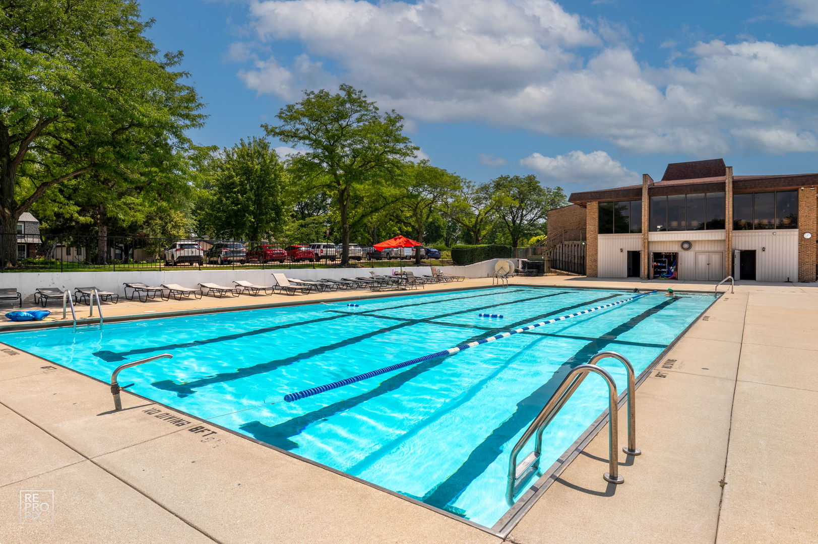 451 Raintree Court #1C, Glen Ellyn, IL 60137
