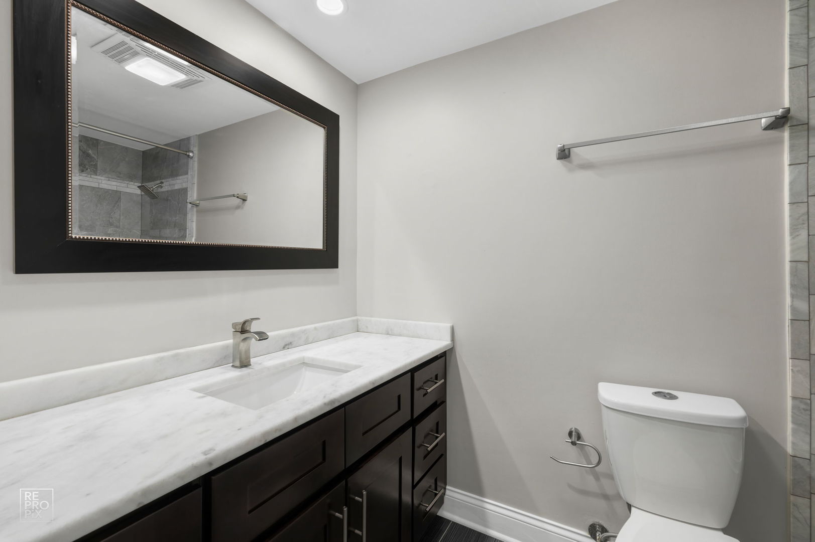 451 Raintree Court #1C, Glen Ellyn, IL 60137