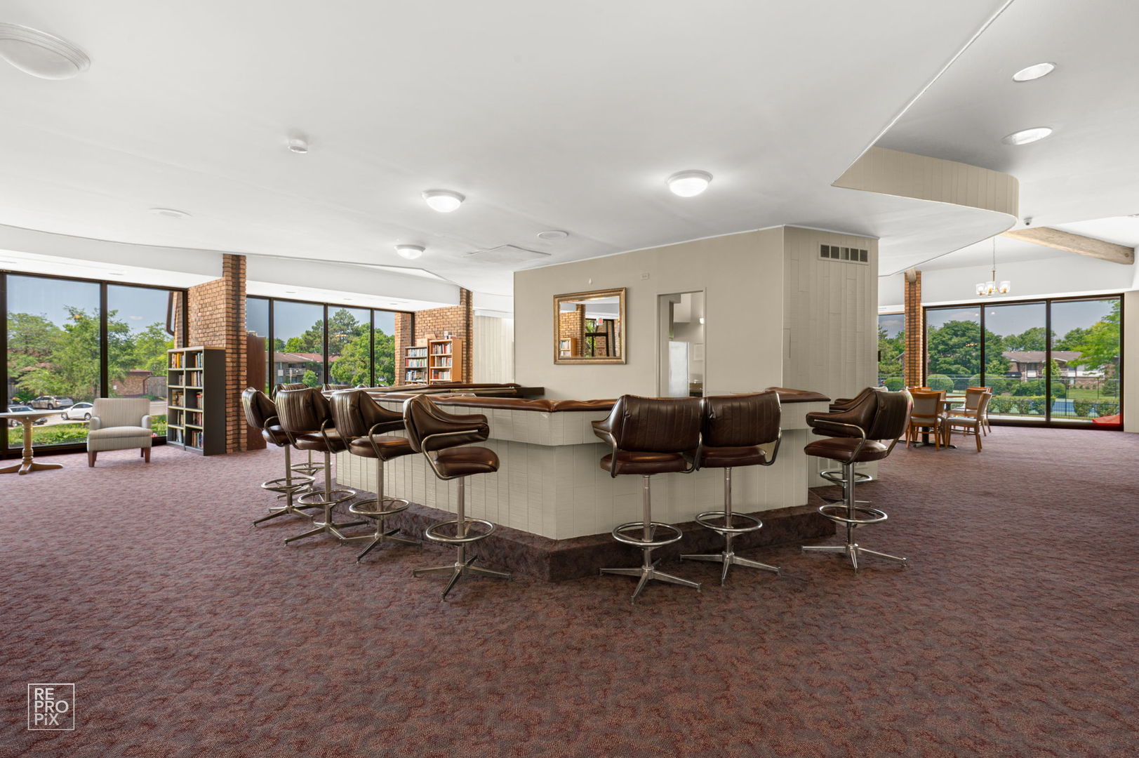 451 Raintree Court #1C, Glen Ellyn, IL 60137