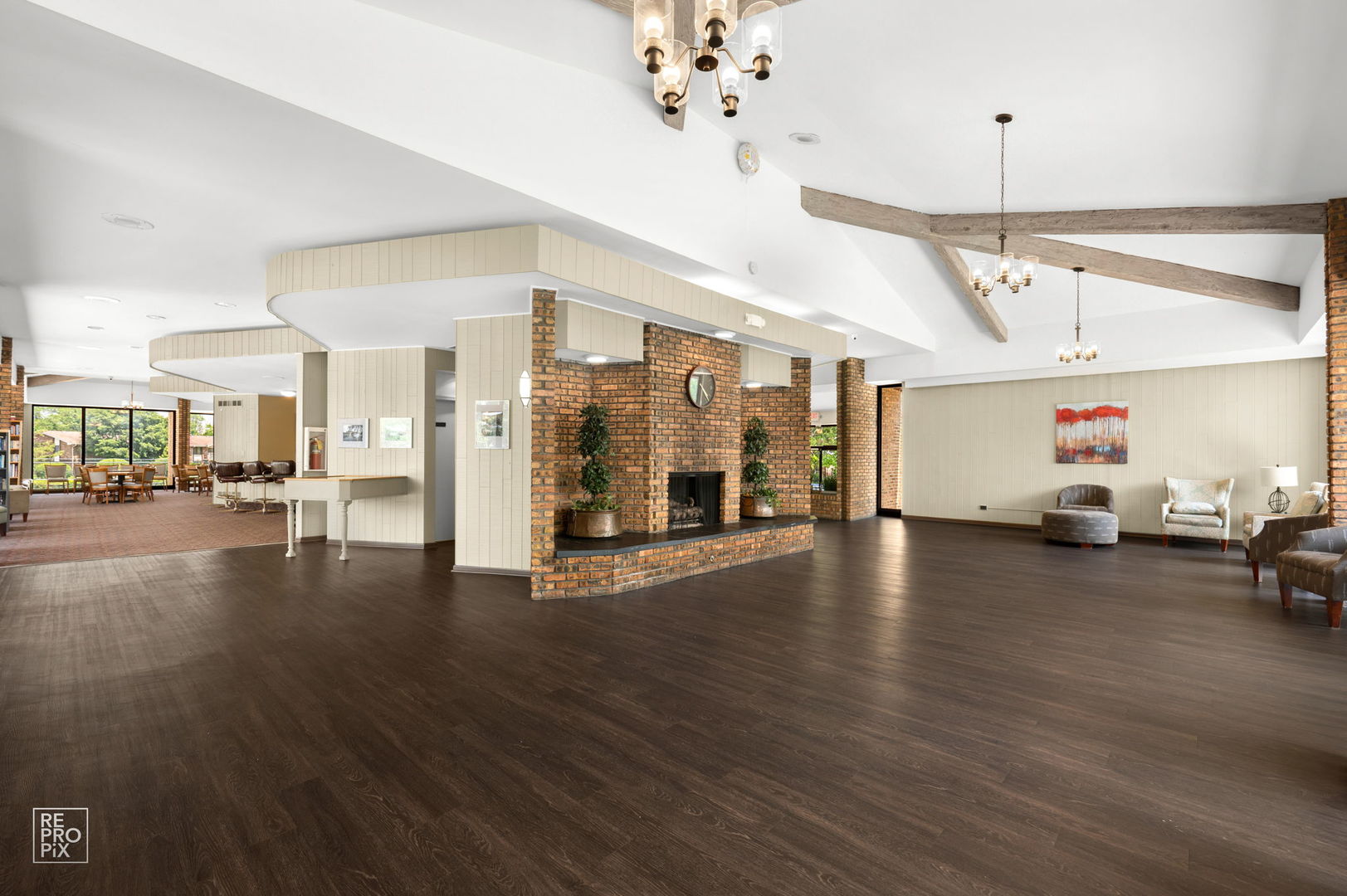 451 Raintree Court #1C, Glen Ellyn, IL 60137