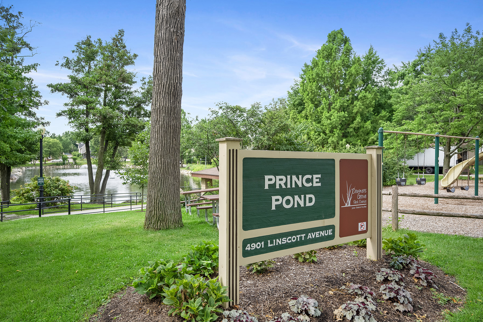 4924 Linscott Avenue, Downers Grove, IL 60515