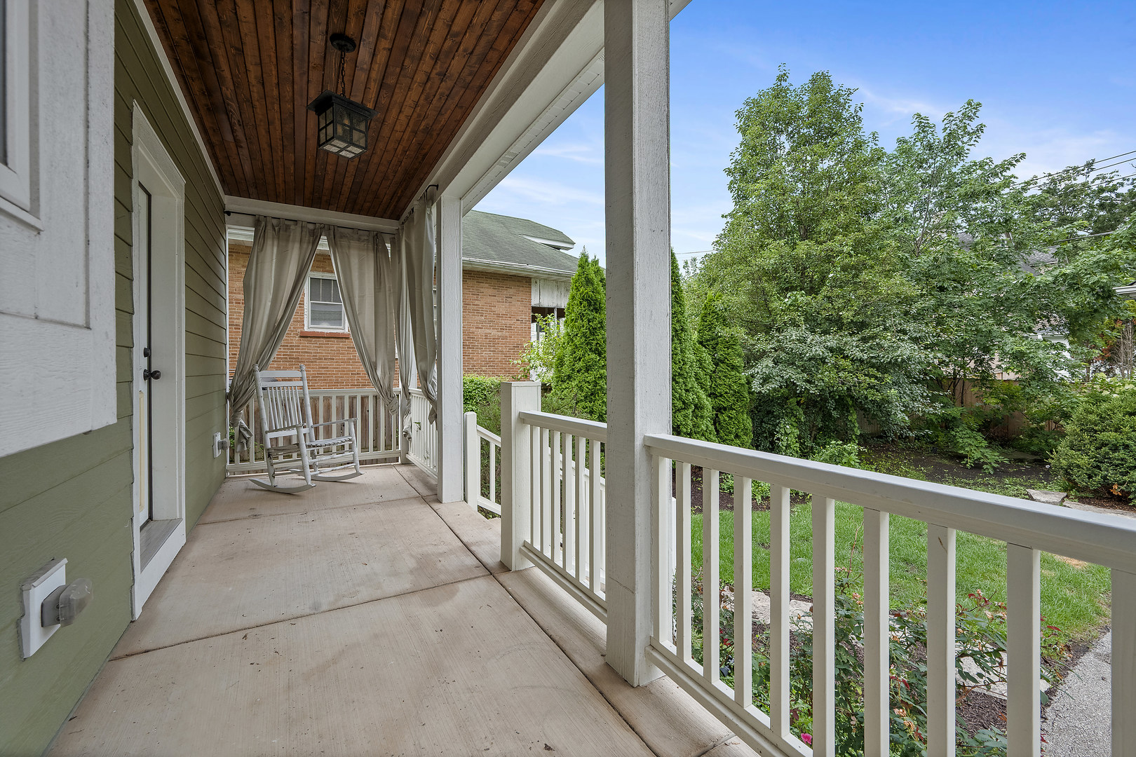 4924 Linscott Avenue, Downers Grove, IL 60515