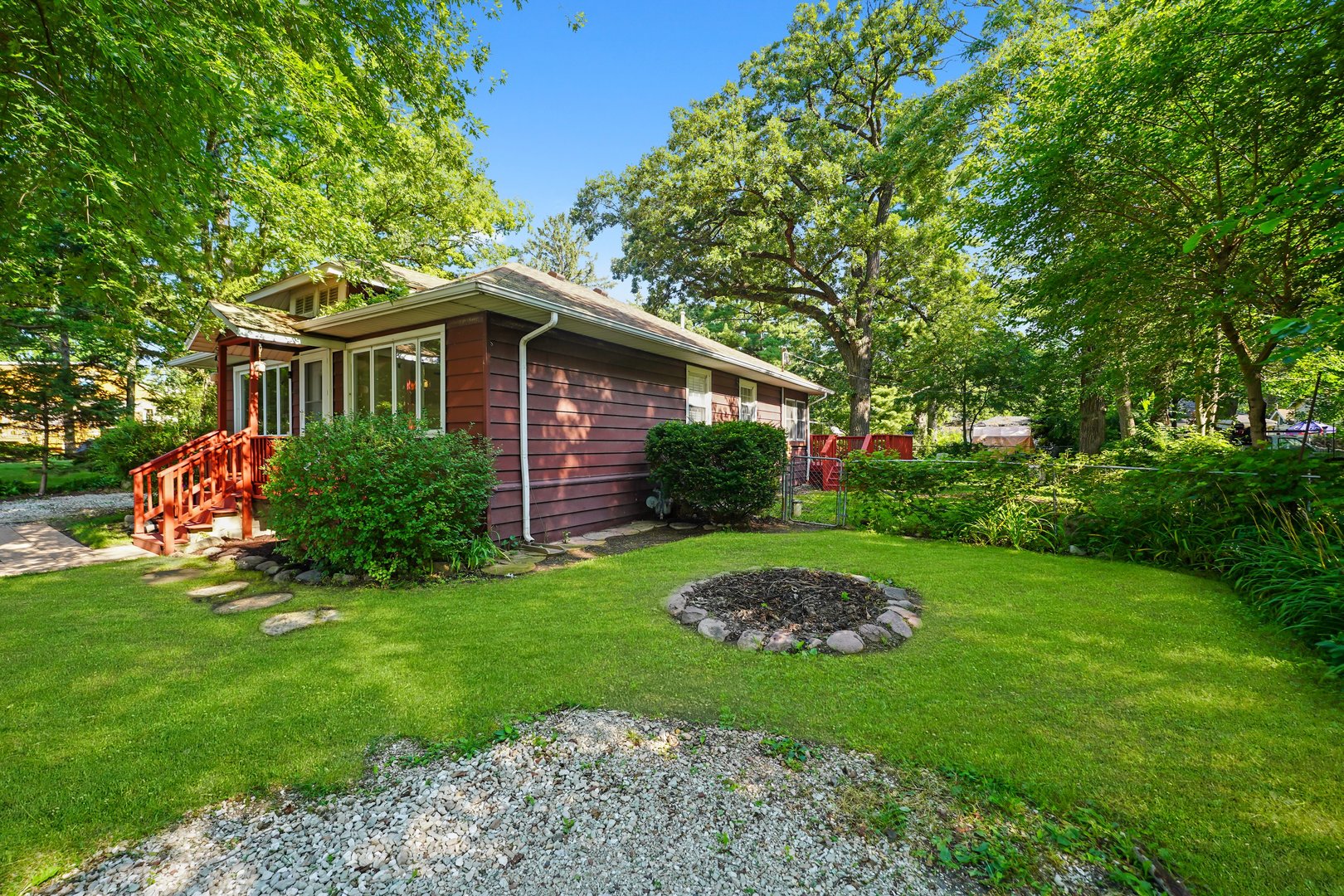 28608 W Parkview Drive, Island Lake, IL 60042