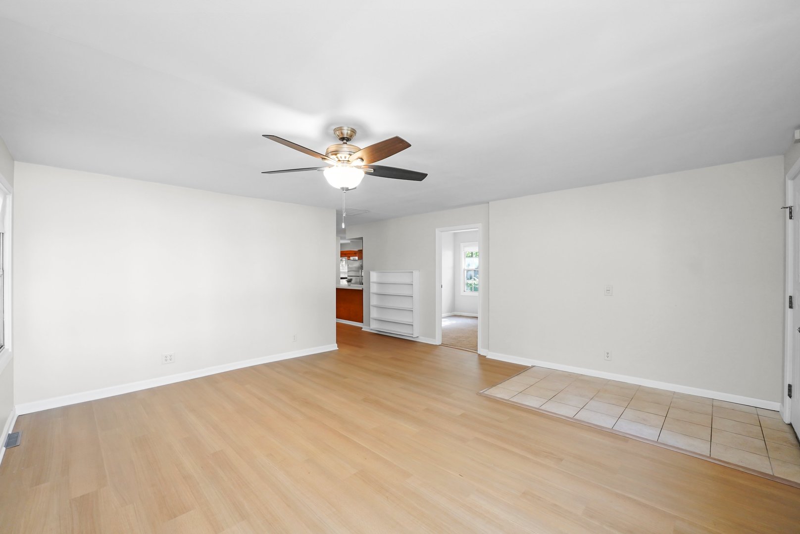 28608 W Parkview Drive, Island Lake, IL 60042