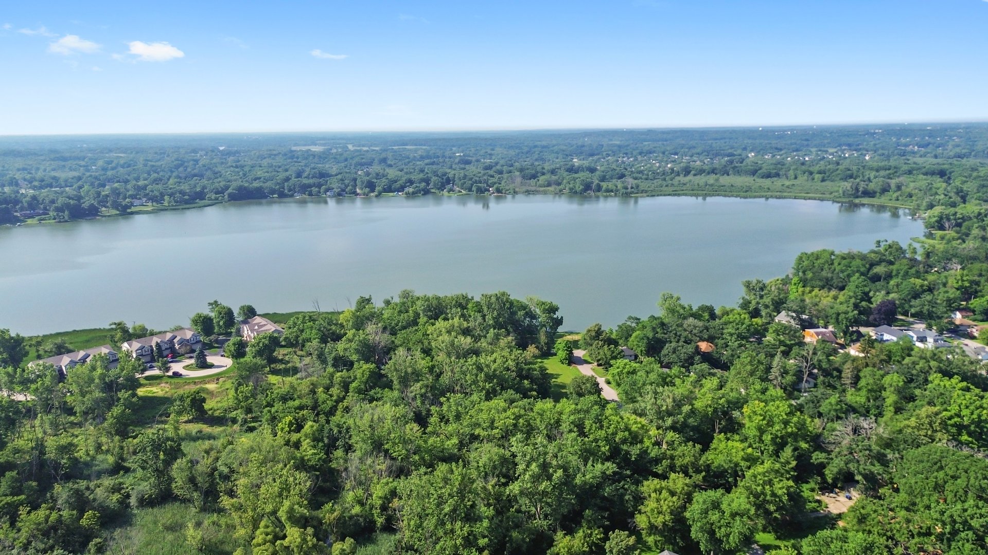 28608 W Parkview Drive, Island Lake, IL 60042